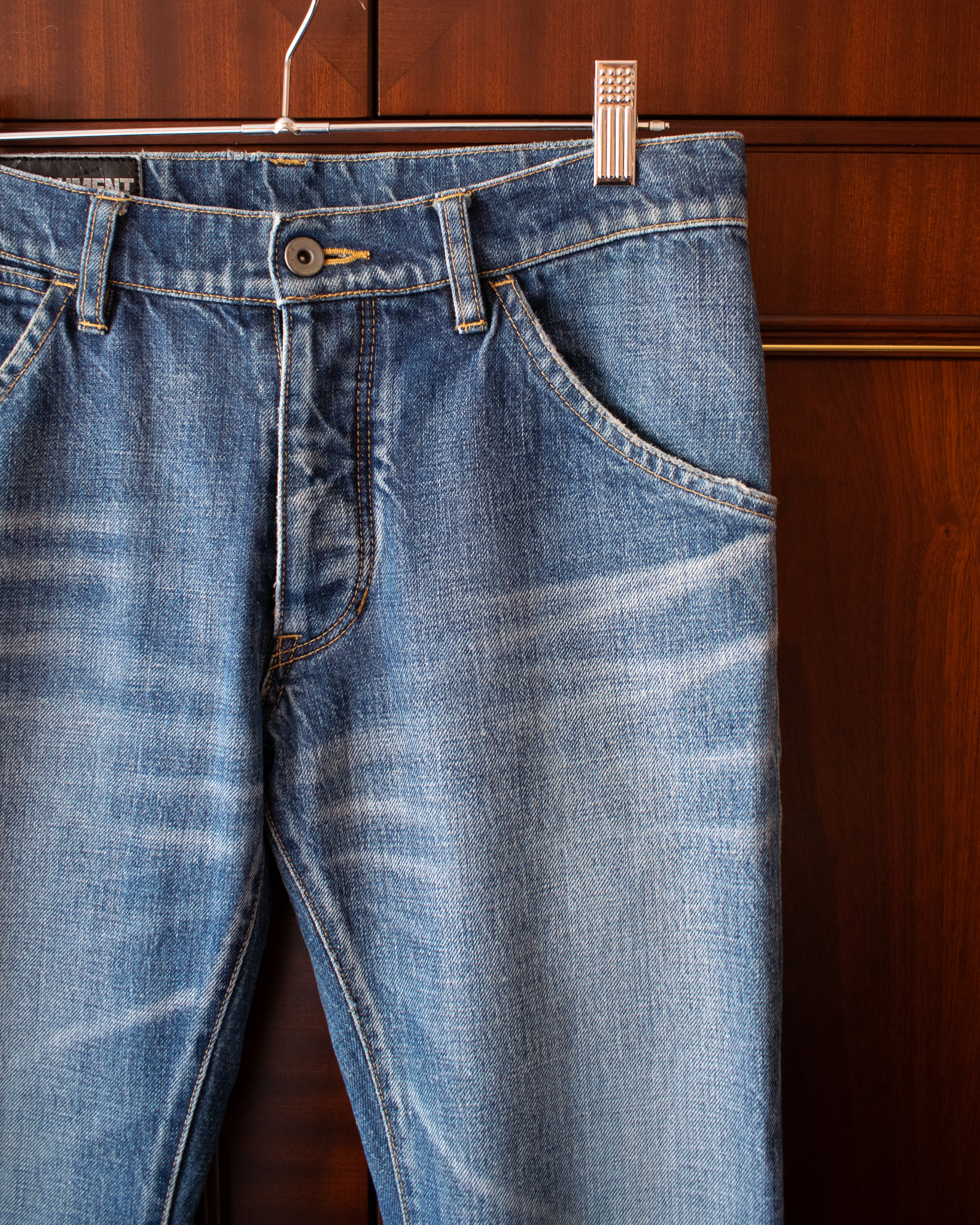 KAZUYUKI KUMAGAI ATTACHMENT J-CUT SKINNY JEANS IN WASHED BLUE DENIM - 29x32" - Image 3