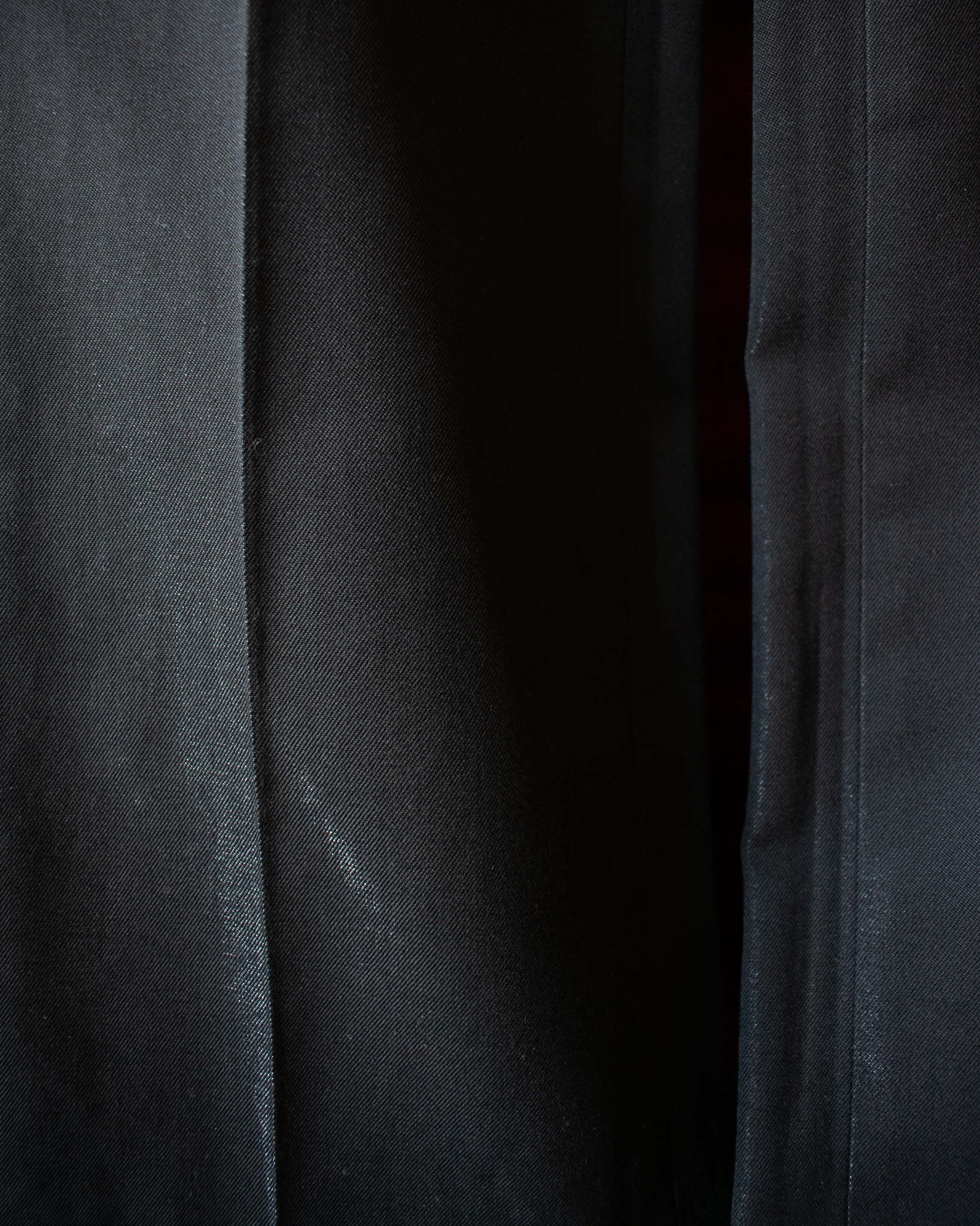5351 POUR LES HOMMES SUIT TROUSER IN GLASSY BLACK - 29x33" - Image 7