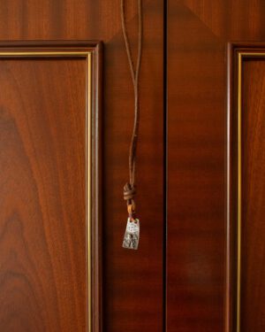 ABERCROMBIE & FITCH BROWN LEATHER NECKLACE