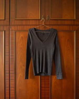 NEIL BARRETT BLACK BARRETT V-NECK SWEATSHIRT IN CHARCOAL KNIT - S