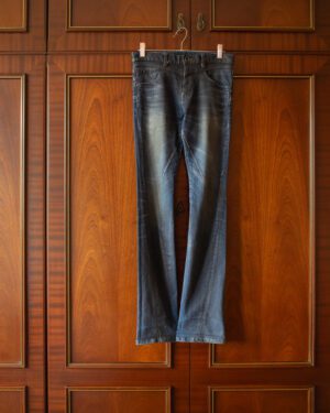 SCHLUSSEL SKINNY JEANS IN COATED BLUE DENIM - 28x32"