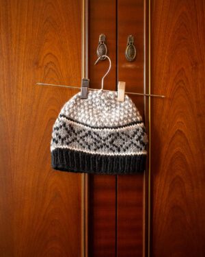 VINTAGE NEPALESE BEANIE IN KNITTED WOOL