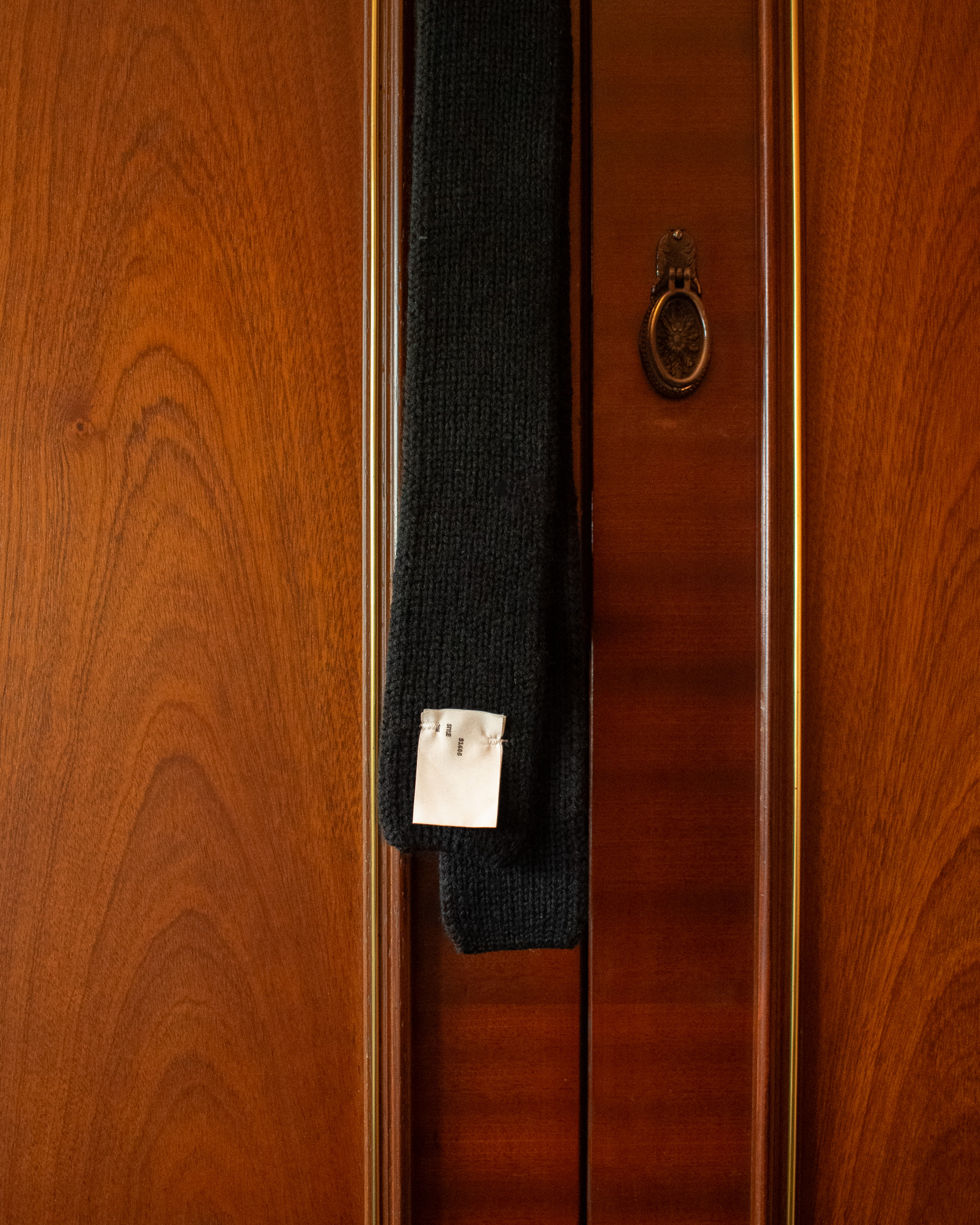 N.HOOLYWOOD SKINNY BLACK SCARF - Image 4