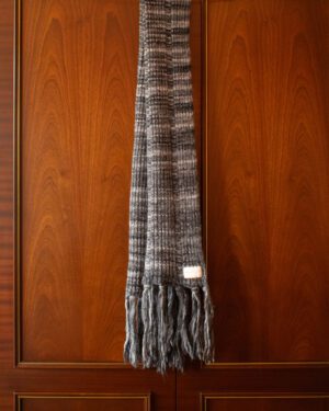 FACTOTUM FRINGE SCARF IN TWO TONE GREY