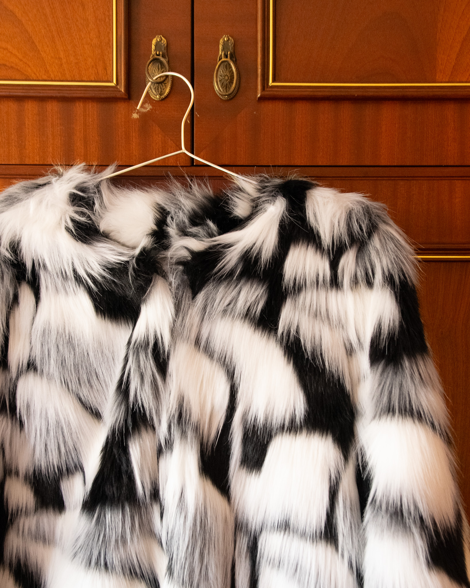 VINTAGE JAPANESE TWO TONE JACKET IN FAUX FUR - WMNS S - Image 2